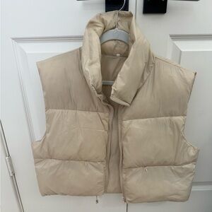 Women’s cropped puffer vest